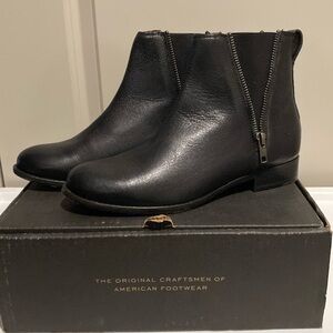 Frye Women's Carly Zip Leather Chelsea Boots SZ 7.5